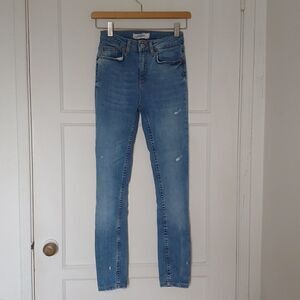 Zara Woman Premium Denim Collection Distressed Skinny Jeans Size 2 Light wash